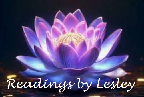 readings by lesley logo